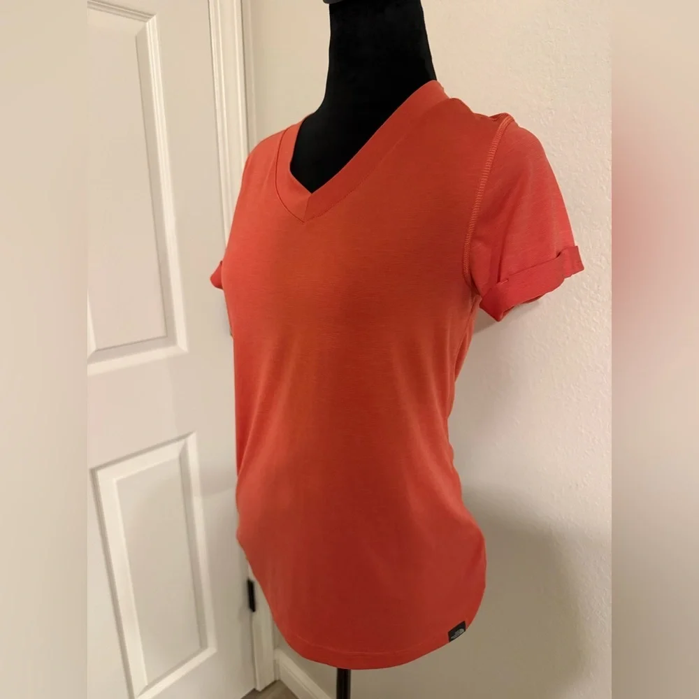 The North Face Coral V-Neck Short Sleeve Tee - Picture 3 of 7